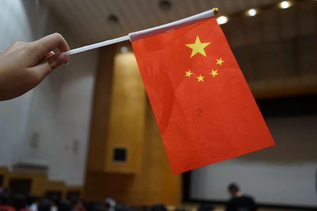 冬季室内围炉煮茶需警惕!消防员在密闭空间内实验围炉煮茶,3分钟后一氧化碳浓度持续飙升